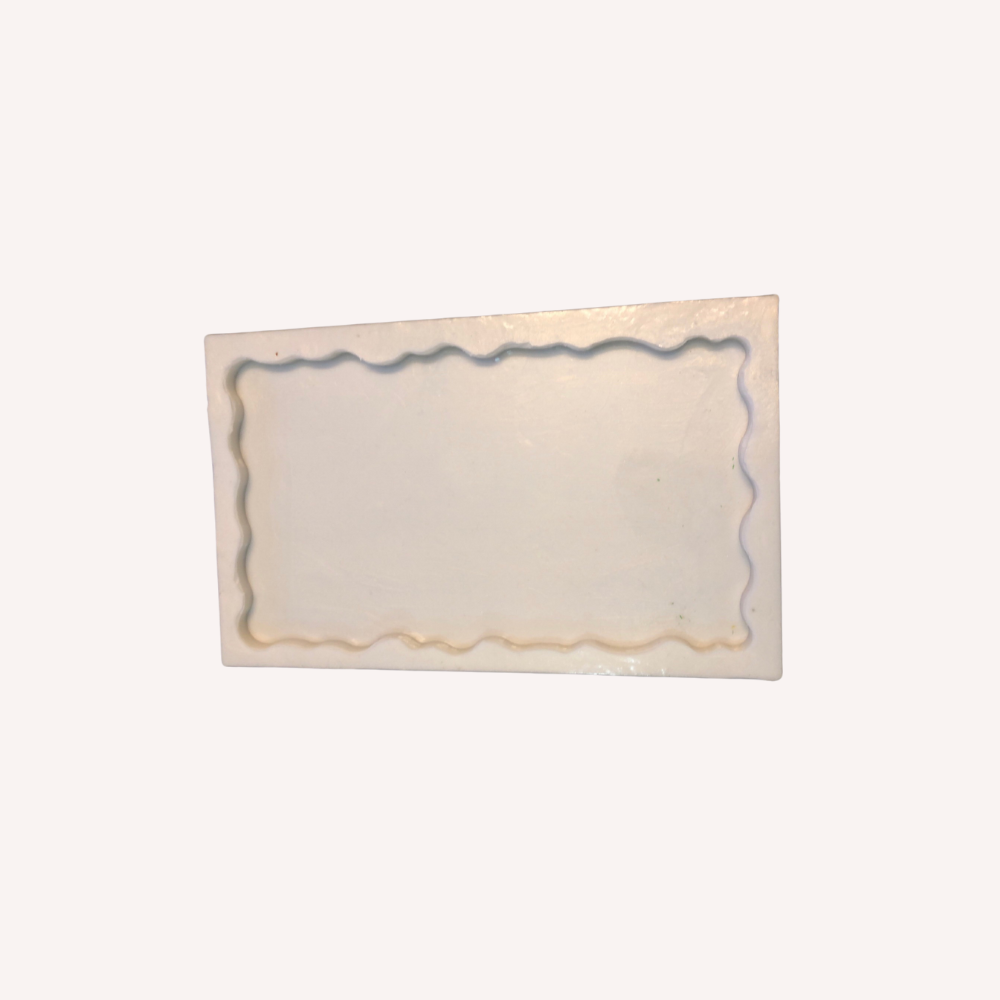 Irregular Edges Tray Pattern